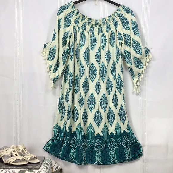 NWOT 🦚 LOVE FIRE Cream Teal Paisley Smocked Off Shoulder Tassel Crochet Trim - Picture 4 of 11